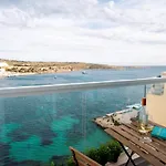 Seashore - Stunning Right By the sea *
