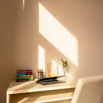 Seashore - Stunning Right By the sea Apartment