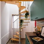 Seashore - Stunning Right By the sea Apartment