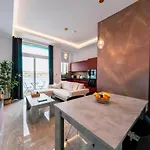 Apartment Seashore - Stunning Right By the sea *