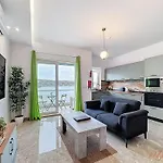 Apartment Seashore - Stunning Right By the sea