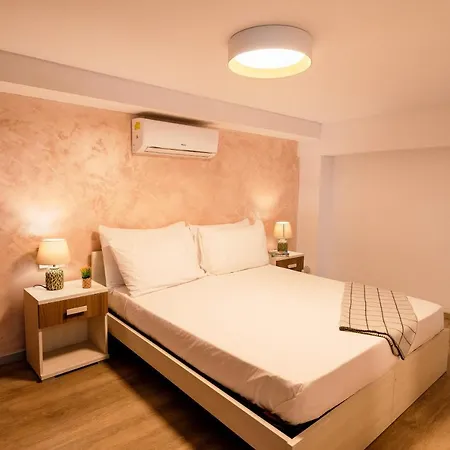 Seashore - Stunning Right By the sea *