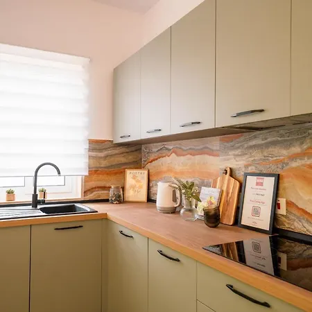 Seashore - Stunning Right By the sea *