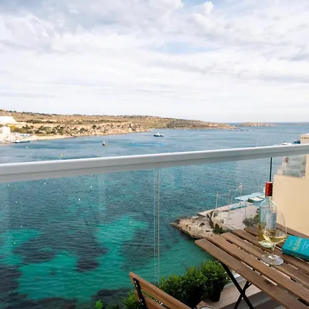 Seashore - Stunning Right By the sea *