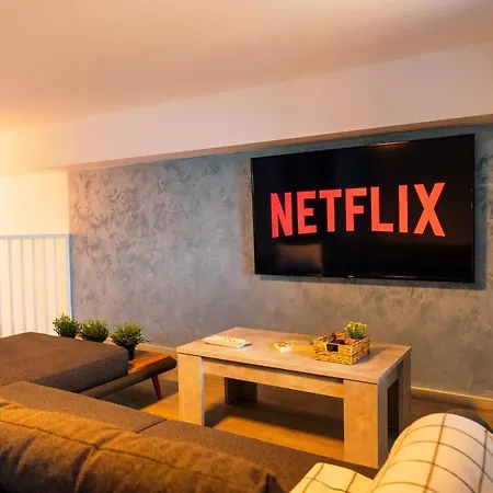 Seashore - Stunning Right By the sea * St. Paul's Bay