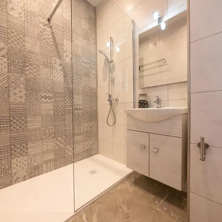 Seashore - Stunning Right By the sea Apartament St. Paul's Bay