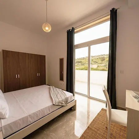 Apartament Seashore - Stunning Right By the sea St. Paul's Bay