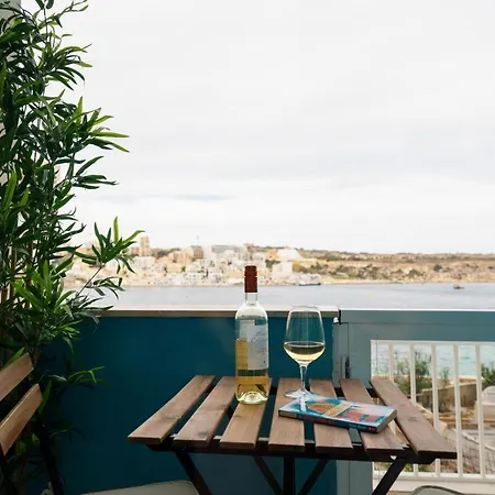 Seashore - Stunning Right By the sea *