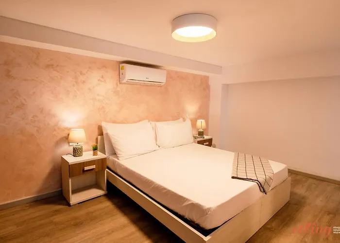 Seashore - Stunning Right By the sea *