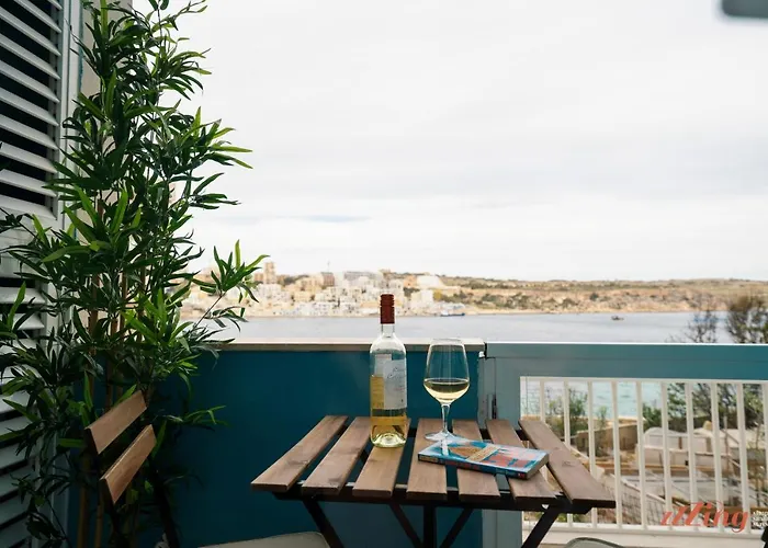 Seashore - Stunning Right By the sea *