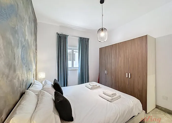 Apartment Seashore - Stunning Right By the sea *