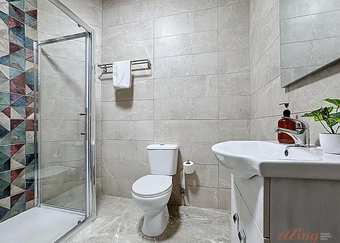 Seashore - Stunning Right By the sea *